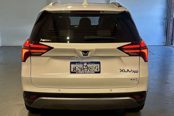 2025 Mahindra XUV700 AX7L