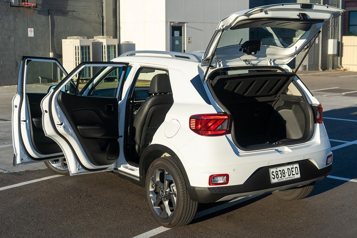 2024 Hyundai Venue Active QX.V5