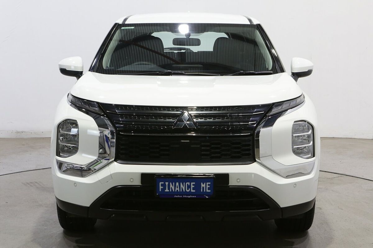 2023 Mitsubishi Outlander ES ZM