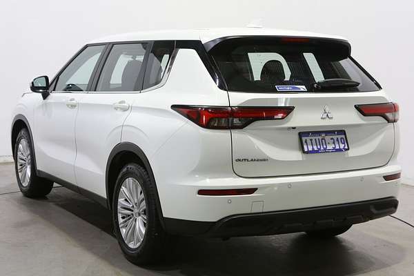2023 Mitsubishi Outlander ES ZM