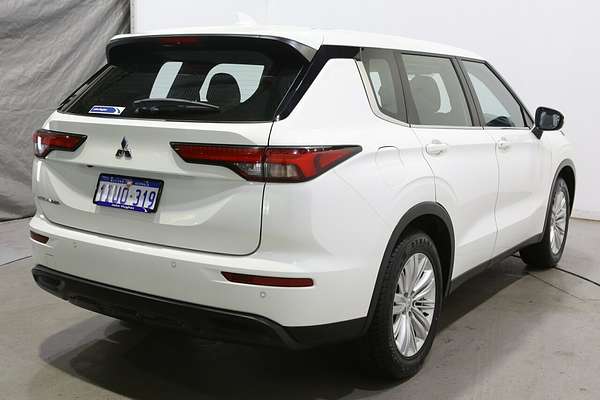 2023 Mitsubishi Outlander ES ZM