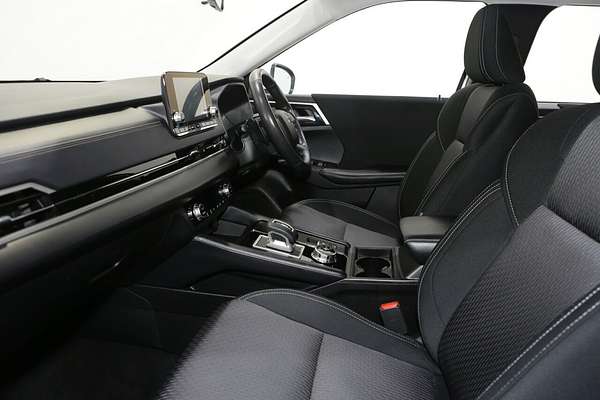 2023 Mitsubishi Outlander ES ZM