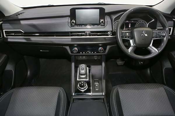 2023 Mitsubishi Outlander ES ZM