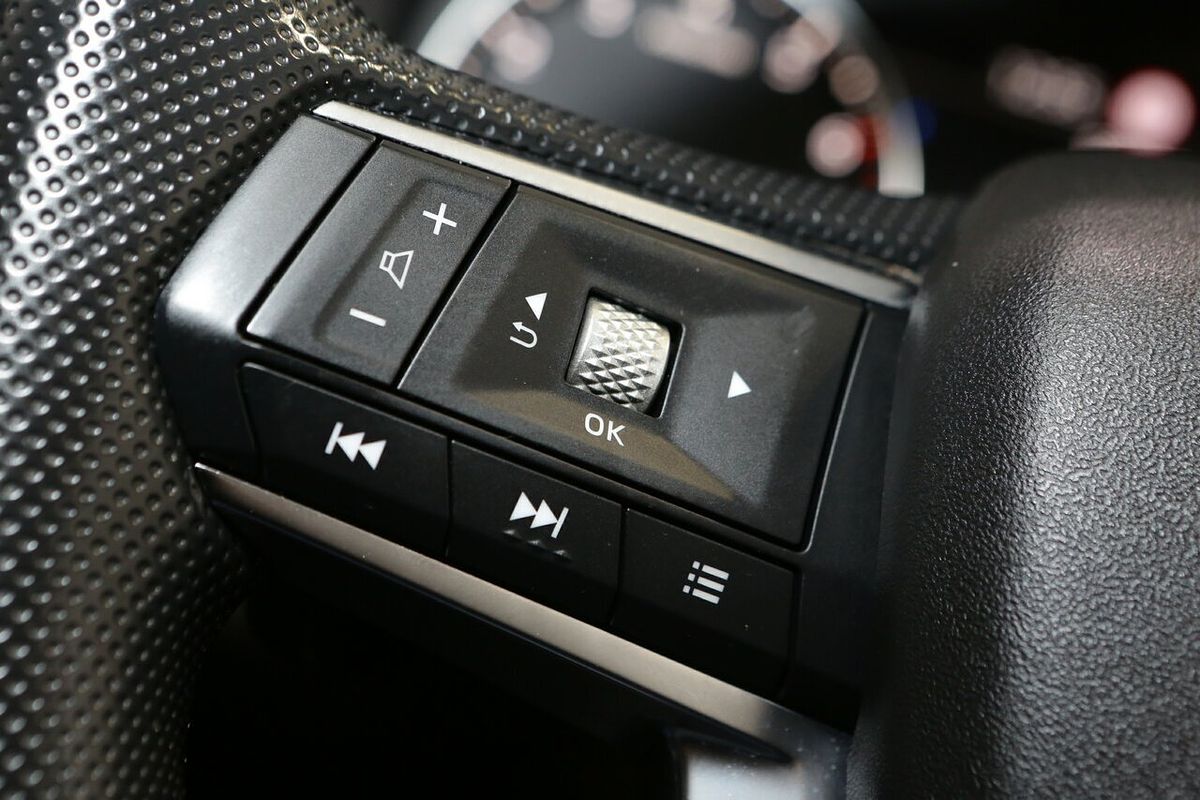 2023 Mitsubishi Outlander ES ZM