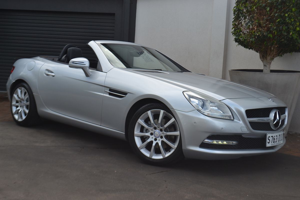 2011 Mercedes-Benz SLK-Class SLK200 BlueEFFICIENCY R172
