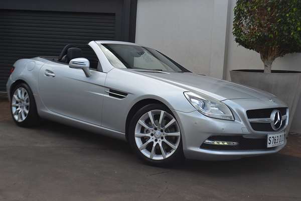 2011 Mercedes-Benz SLK-Class SLK200 BlueEFFICIENCY R172