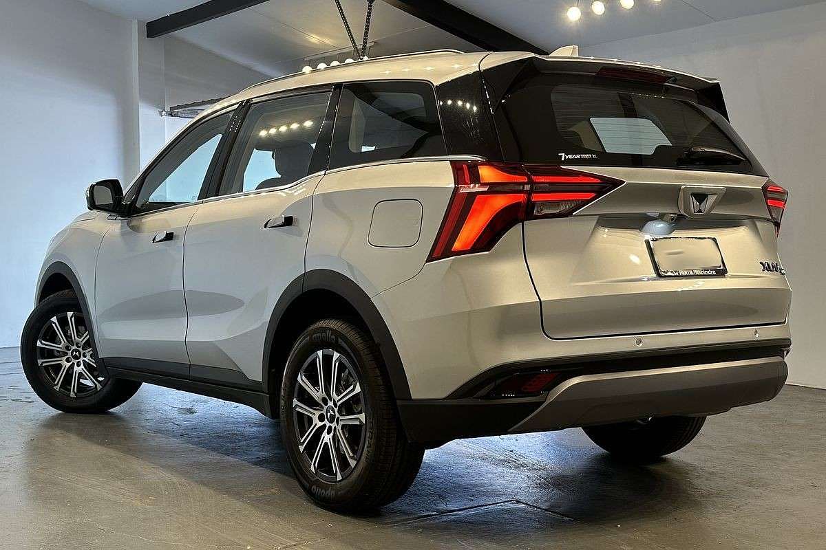 2025 Mahindra XUV700 AX7L