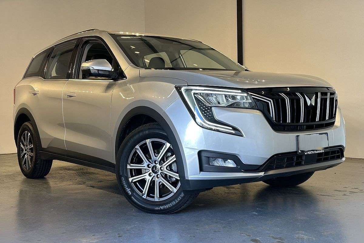 2025 Mahindra XUV700 AX7L