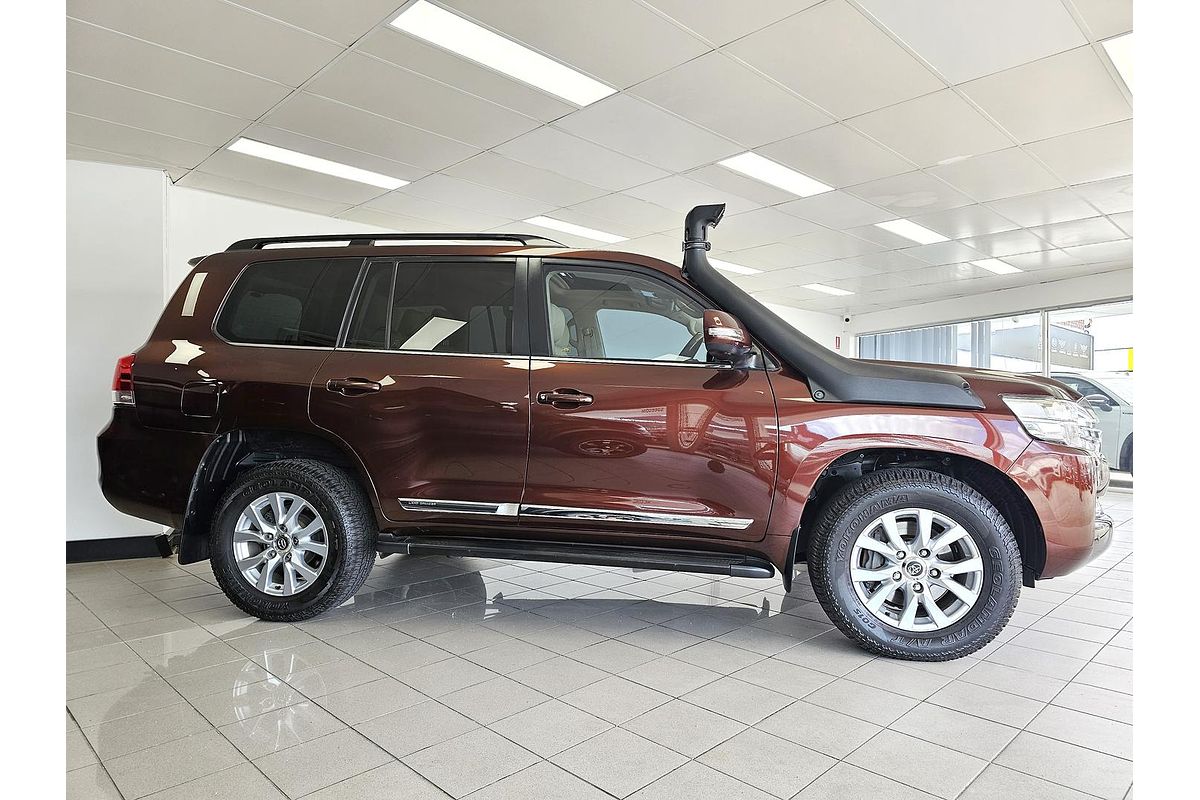 2016 Toyota Landcruiser Sahara VDJ200R
