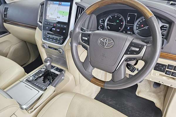 2016 Toyota Landcruiser Sahara VDJ200R