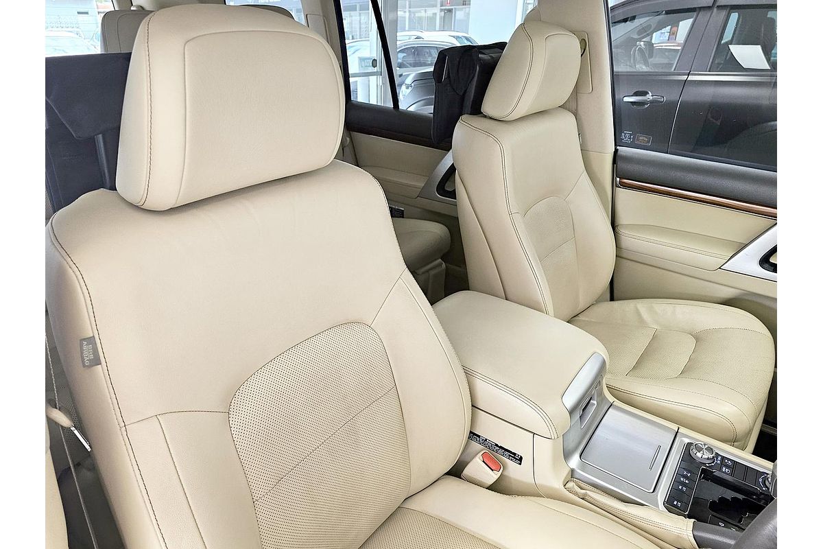 2016 Toyota Landcruiser Sahara VDJ200R