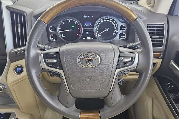 2016 Toyota Landcruiser Sahara VDJ200R