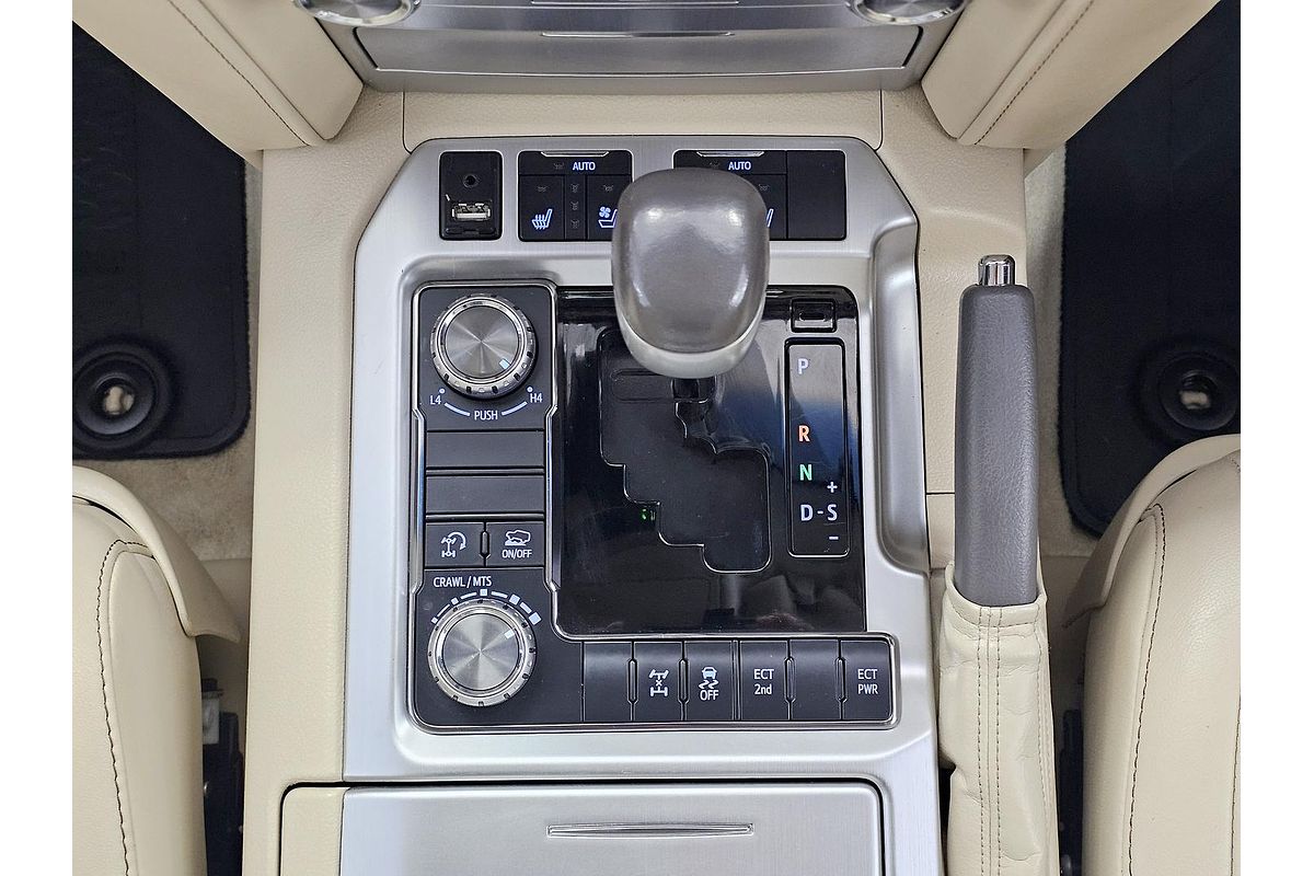 2016 Toyota Landcruiser Sahara VDJ200R