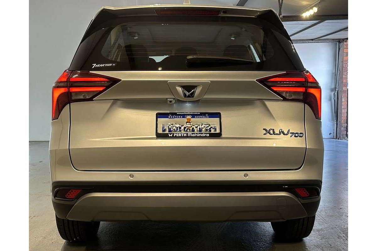 2025 Mahindra XUV700 AX7L