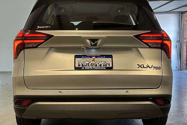 2025 Mahindra XUV700 AX7L