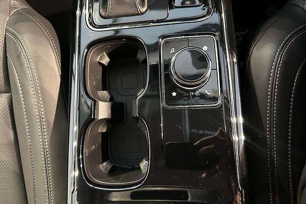 2025 Mahindra XUV700 AX7L