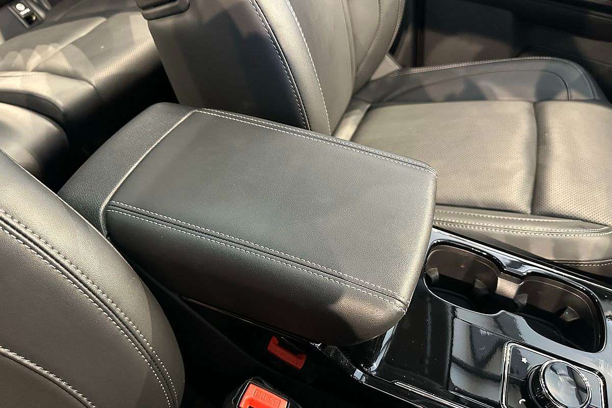 2025 Mahindra XUV700 AX7L