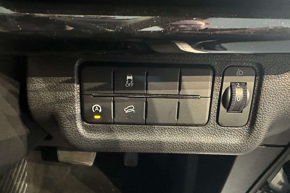 2025 Mahindra XUV700 AX7L