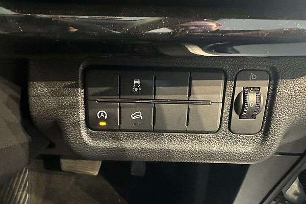 2025 Mahindra XUV700 AX7L