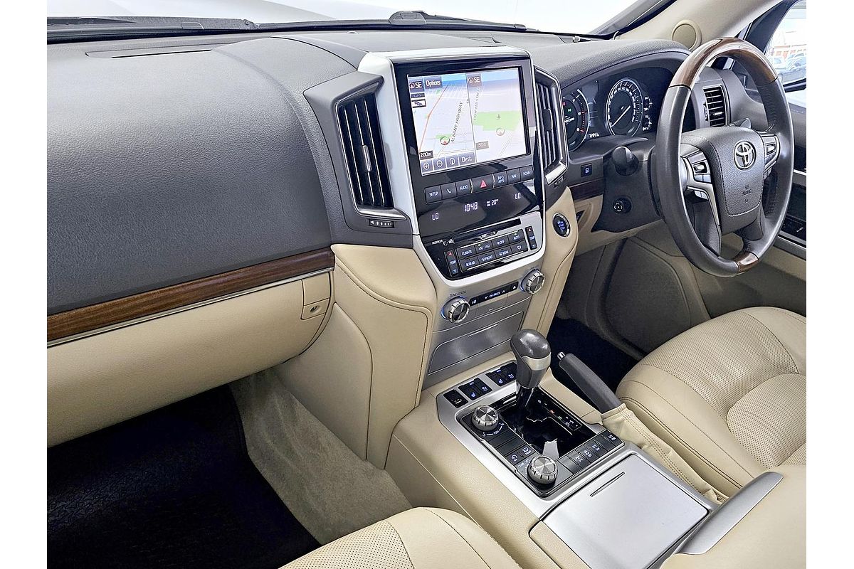 2016 Toyota Landcruiser Sahara VDJ200R