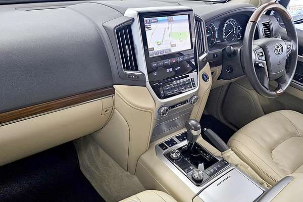 2016 Toyota Landcruiser Sahara VDJ200R