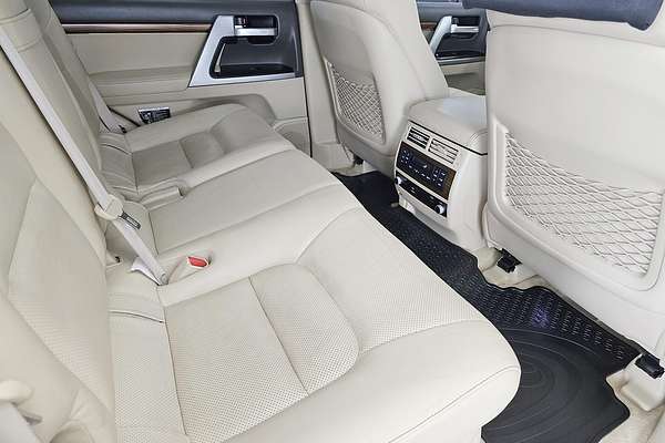 2016 Toyota Landcruiser Sahara VDJ200R