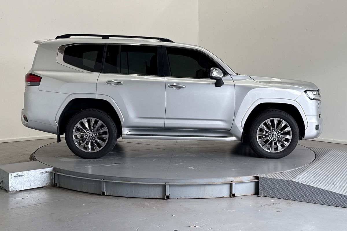 2023 Toyota Landcruiser Sahara ZX FJA300R