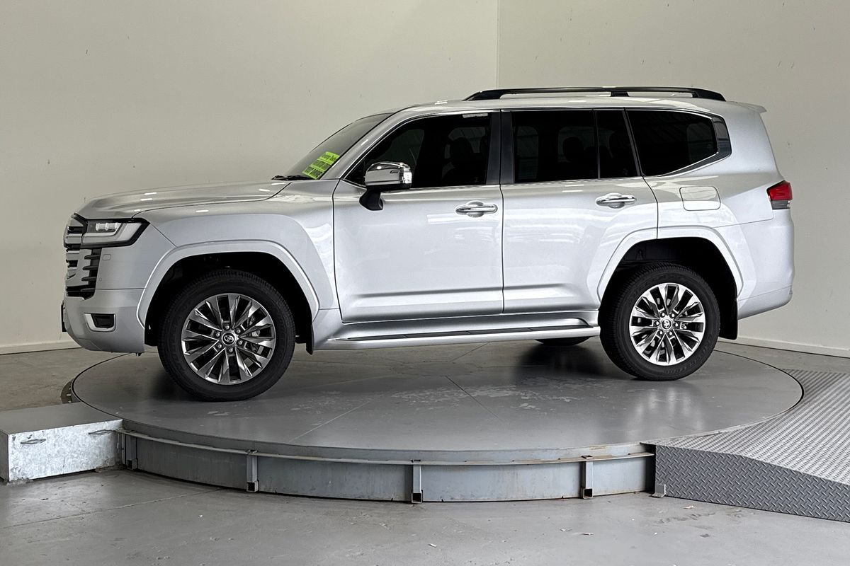 2023 Toyota Landcruiser Sahara ZX FJA300R