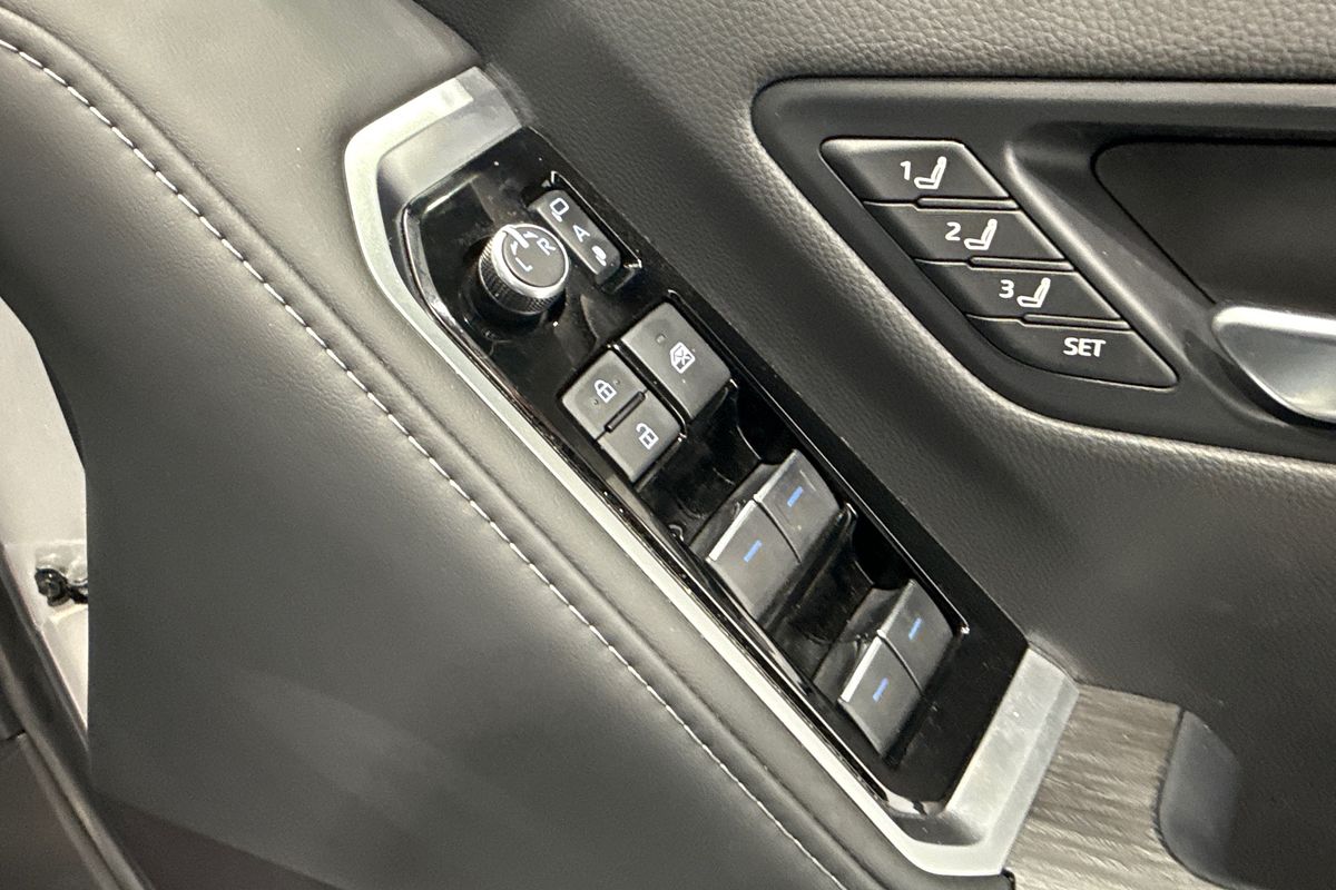 2023 Toyota Landcruiser Sahara ZX FJA300R