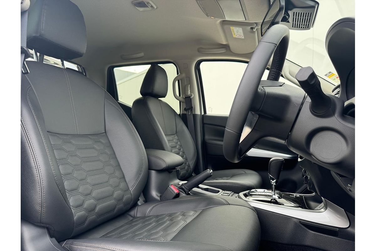 2025 Nissan Navara ST-X D23 4X4