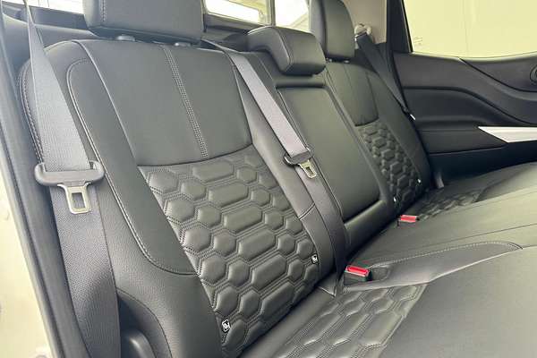 2025 Nissan Navara ST-X D23 4X4