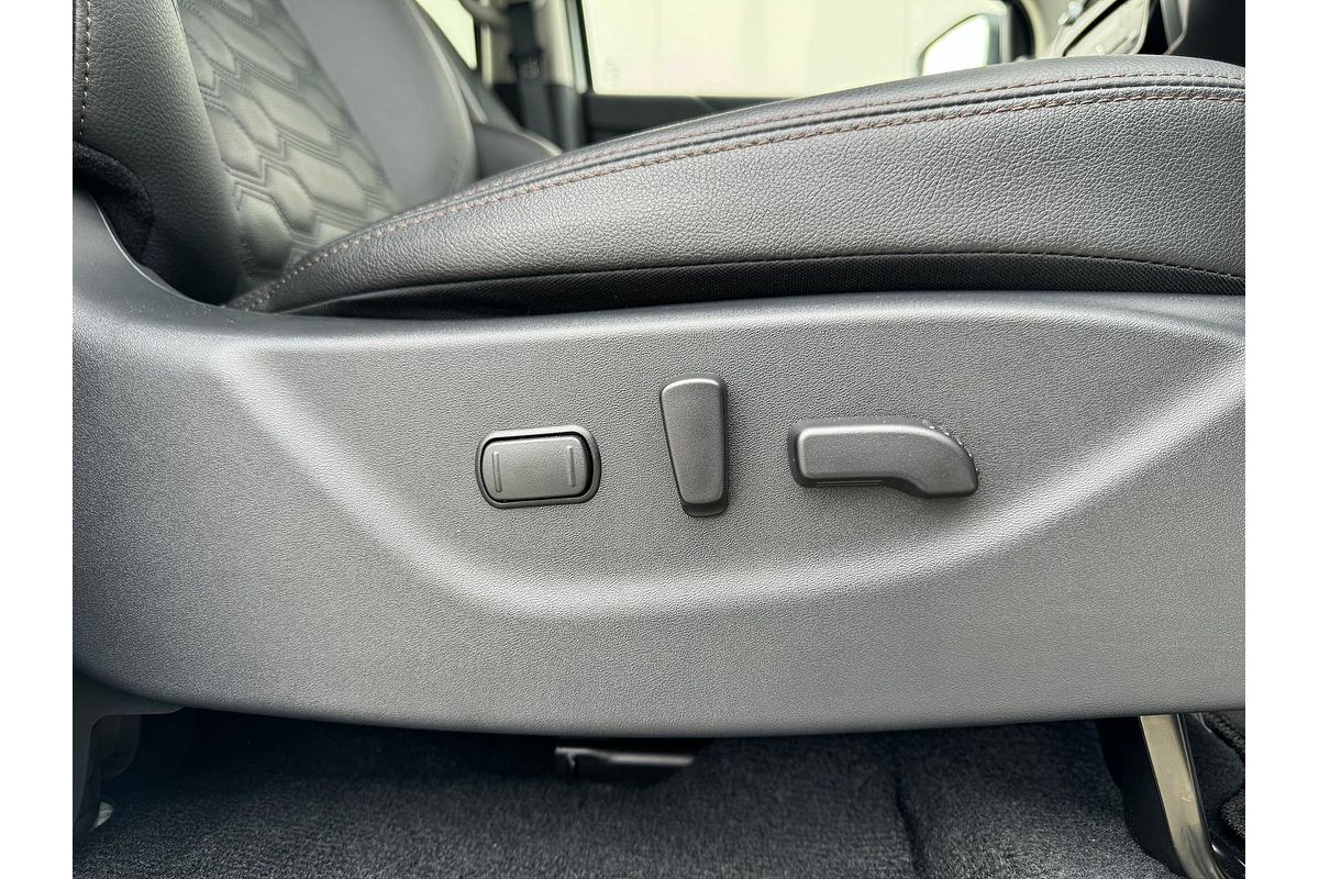 2025 Nissan Navara ST-X D23 4X4