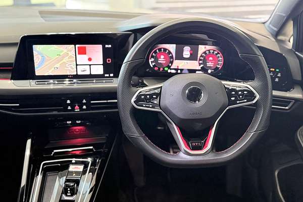 2022 Volkswagen Golf GTI 8