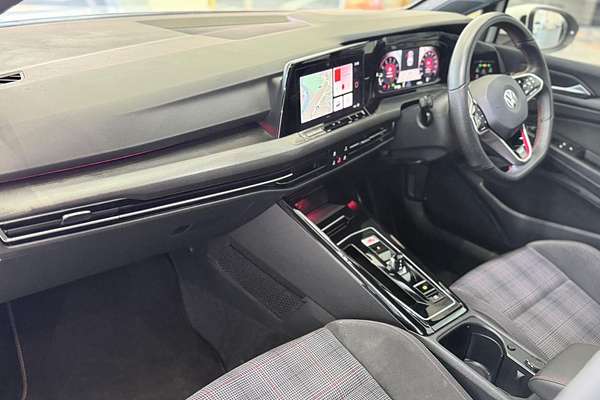 2022 Volkswagen Golf GTI 8