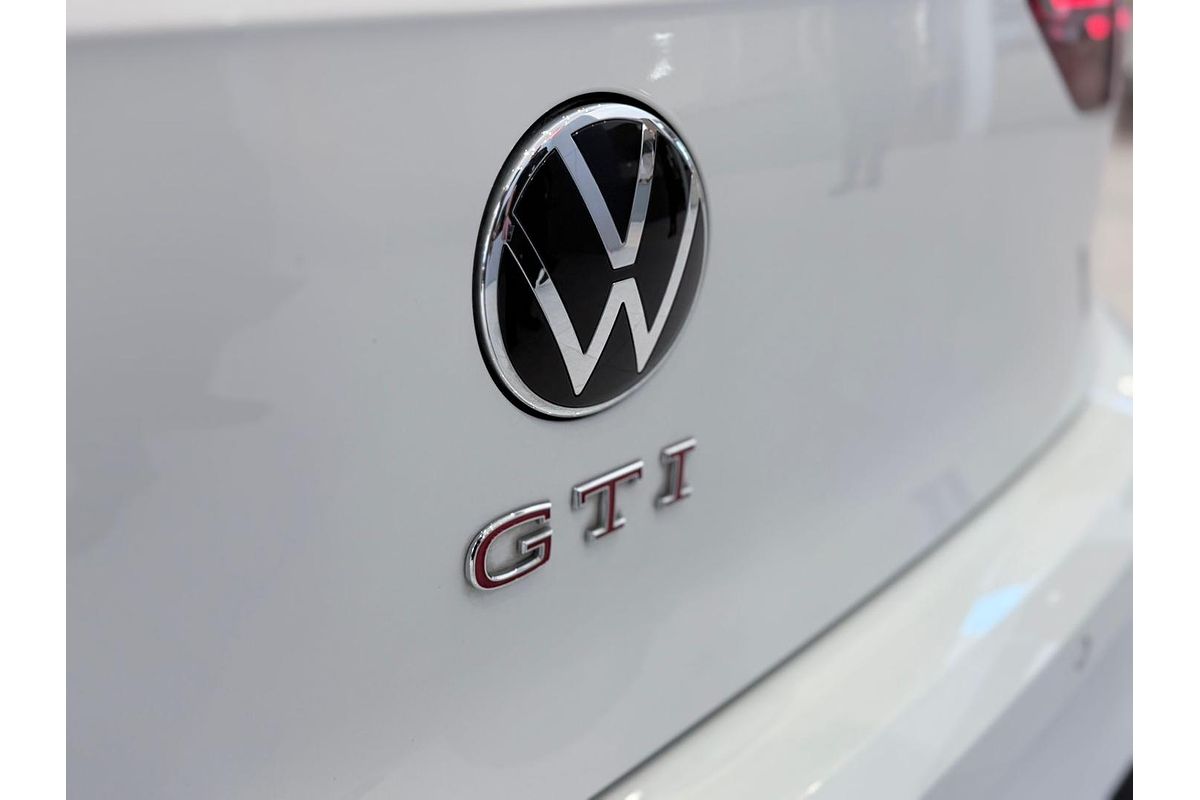 2022 Volkswagen Golf GTI 8