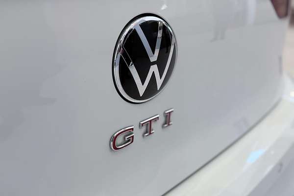 2022 Volkswagen Golf GTI 8