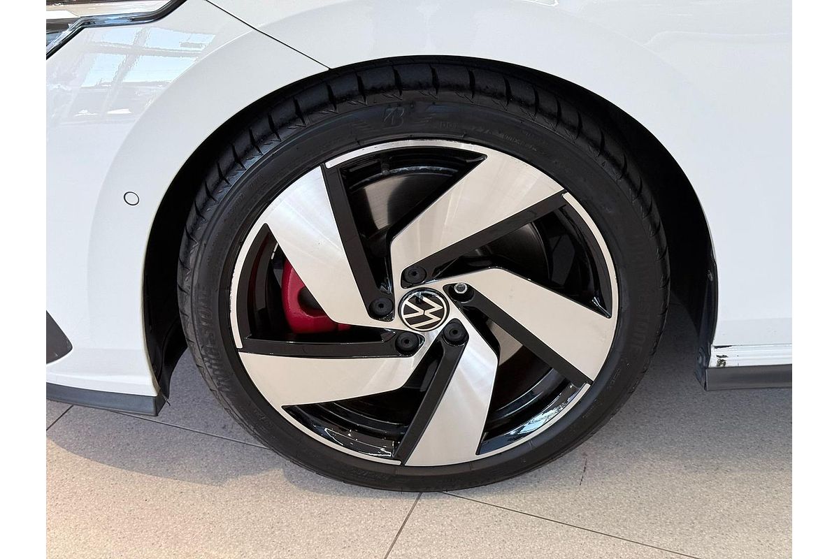 2022 Volkswagen Golf GTI 8