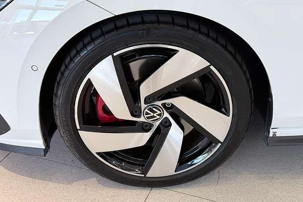 2022 Volkswagen Golf GTI 8