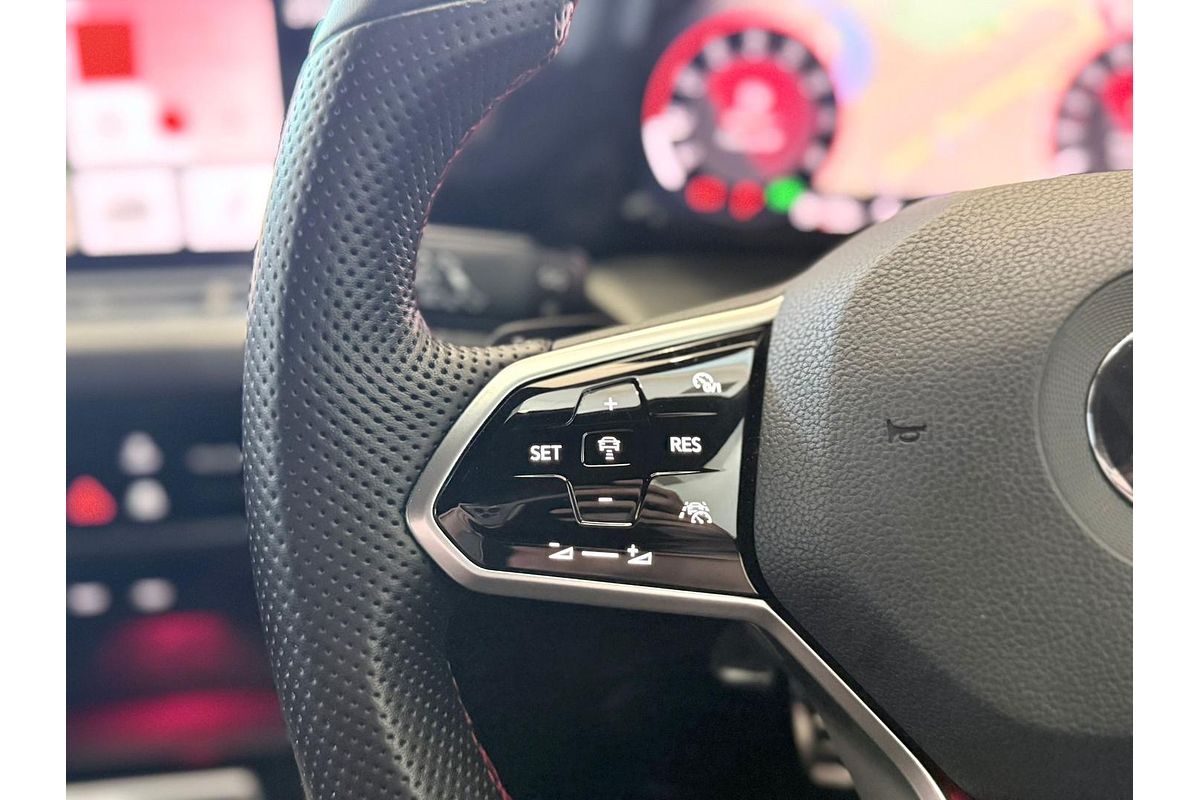 2022 Volkswagen Golf GTI 8