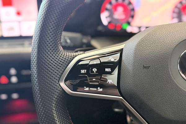 2022 Volkswagen Golf GTI 8