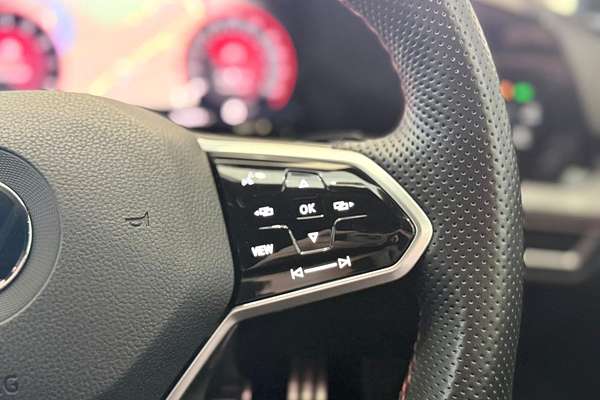 2022 Volkswagen Golf GTI 8