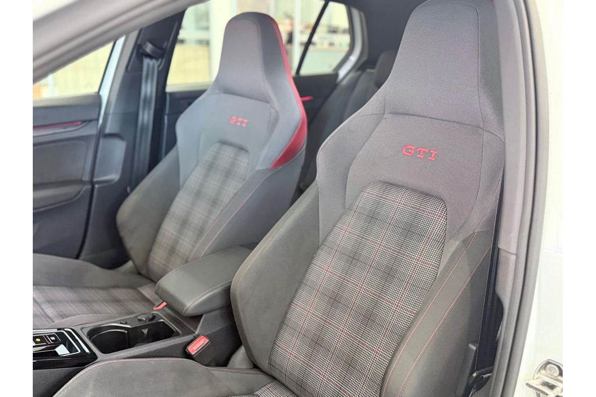 2022 Volkswagen Golf GTI 8