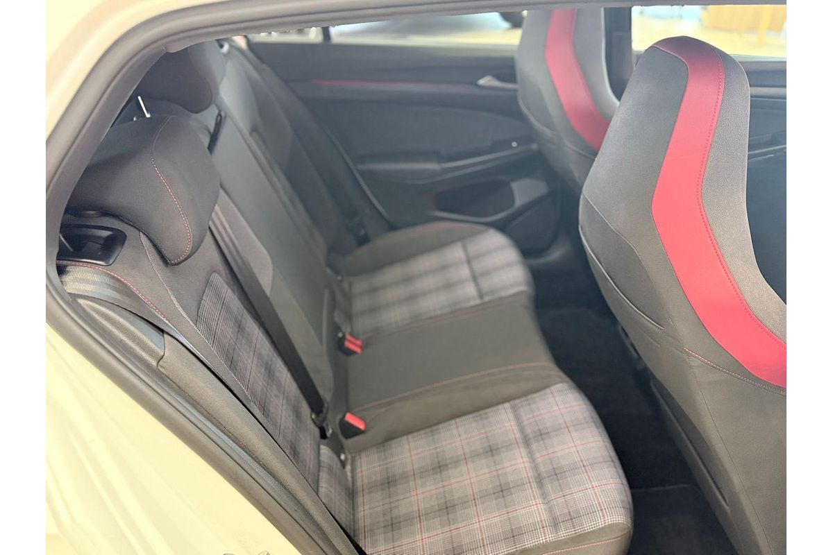 2022 Volkswagen Golf GTI 8