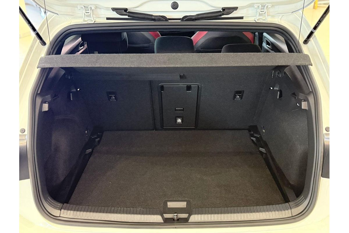 2022 Volkswagen Golf GTI 8