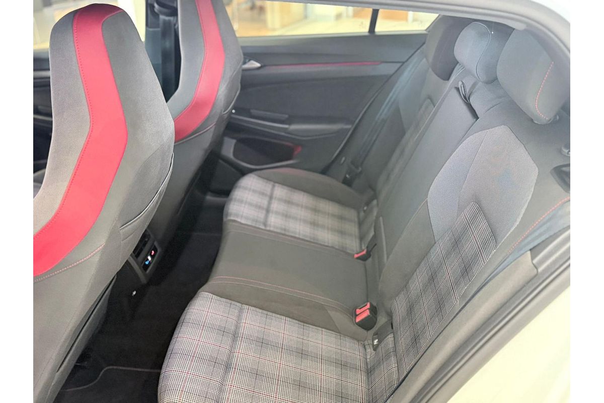 2022 Volkswagen Golf GTI 8