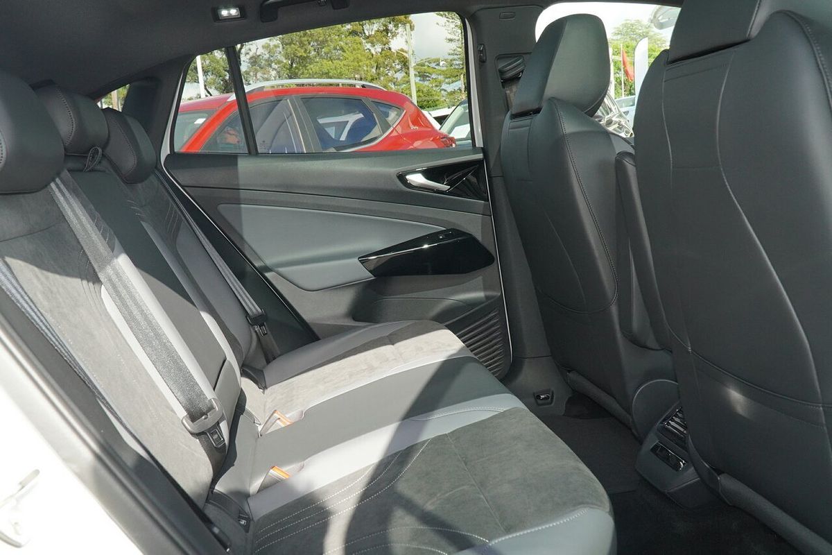 2025 Volkswagen ID.5 Pro E2