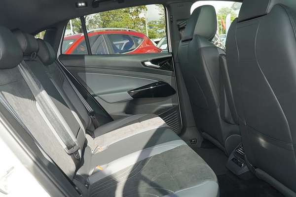 2025 Volkswagen ID.5 Pro E2