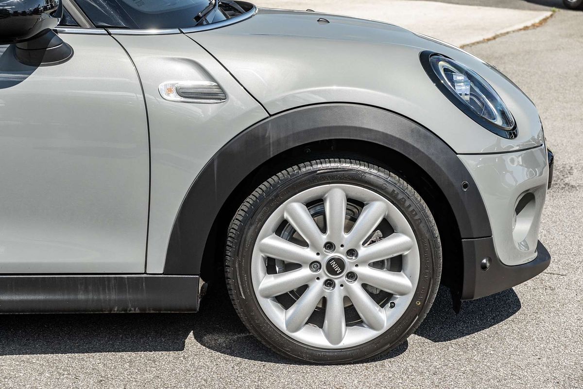 2020 MINI Hatch Cooper Classic F55 LCI