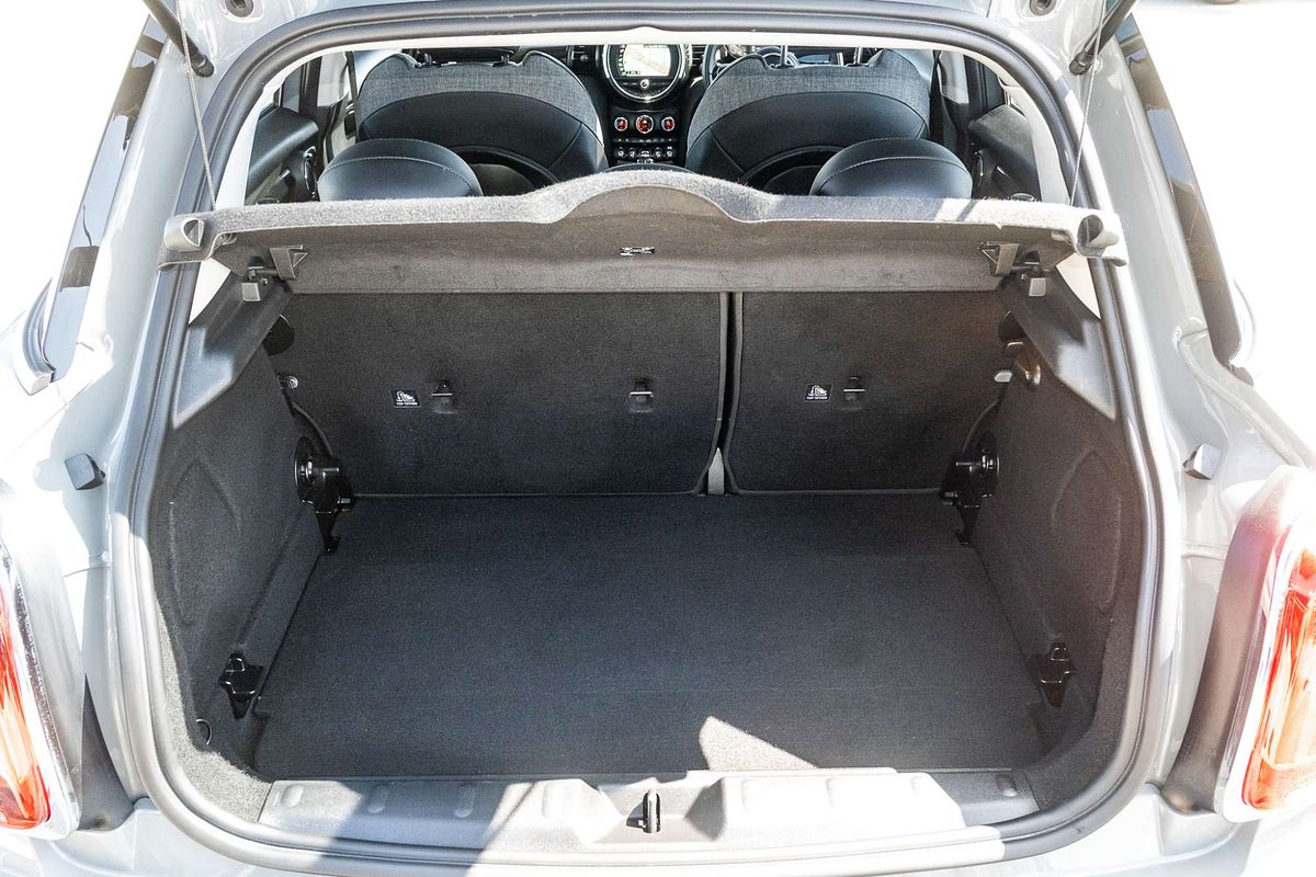 2020 MINI Hatch Cooper Classic F55 LCI