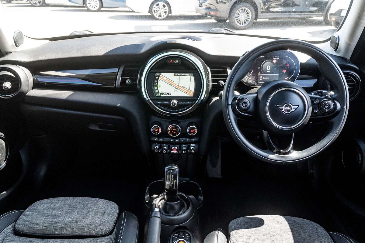 2020 MINI Hatch Cooper Classic F55 LCI